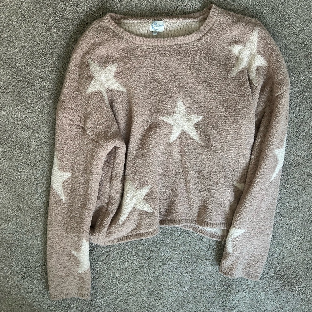 Francesca’s star light pink sweater :) 🩷🤍